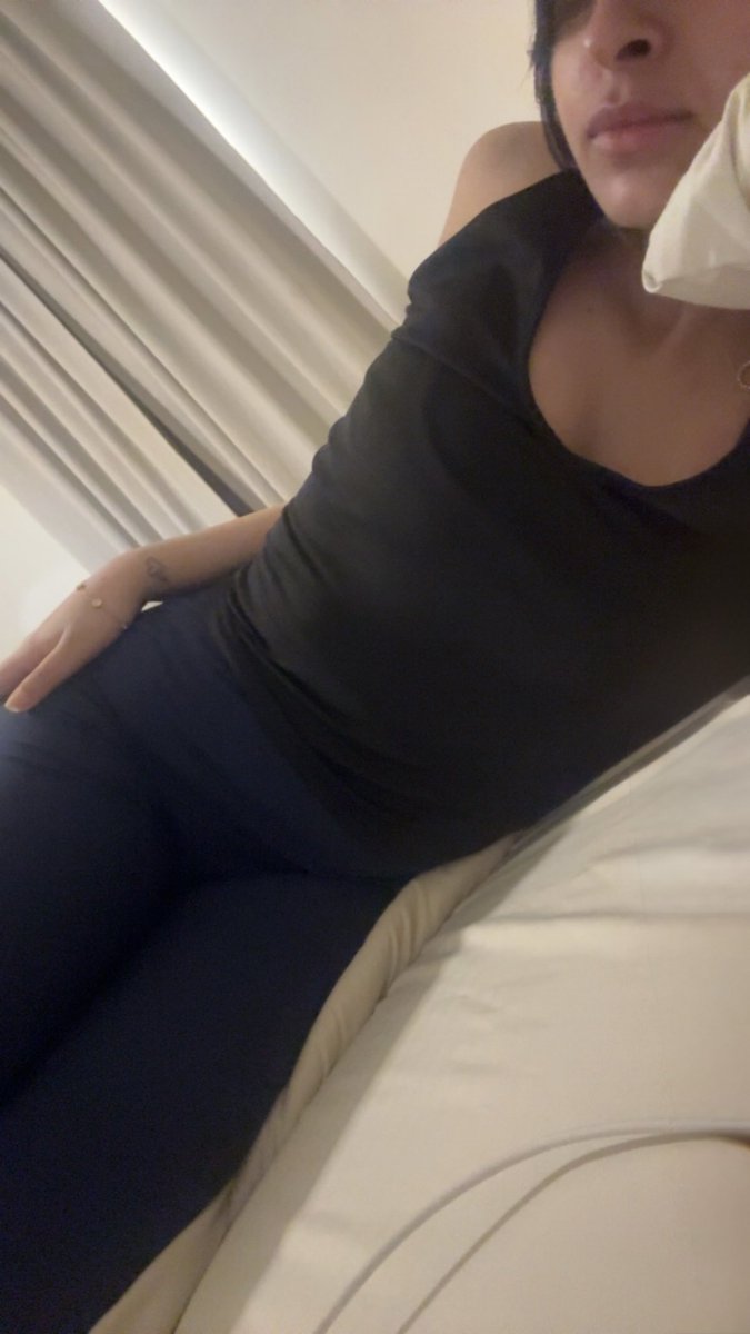 Fuck4vr's tweet photo. - بعدها يقولك عليش العيل متخنث وديما قاعد في الحوش 

مُش منه يتخنث وهو من صغره يشوف في أمه وخواته هكي قدامه يعني ماتقدرش تلوم عليه طبيعي مع الوقت ح يركز معاهن ويقعد يتخيل فيهن ويكبر وتكبر معاه دياثته 🤏🏻♠️
من أكثر وحده في حوشكم مذوبتك ومديثتك وديما لبسها قحب قدامك 🫣♠️ ؟ https://t.co/RJaG6cjLiA