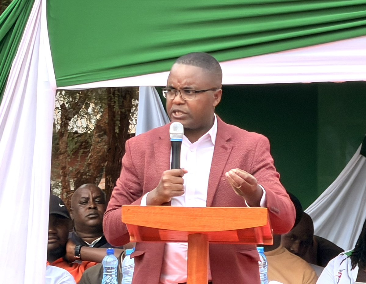Profmutisya's tweet photo. 𝐓𝐡𝐞 𝐊𝐢𝐥𝐨𝐦𝐞 𝐖𝐞 𝐖𝐚𝐧𝐭 𝐄𝐝𝐮𝐜𝐚𝐭𝐢𝐨𝐧 𝐒𝐲𝐦𝐩𝐨𝐬𝐢𝐮𝐦 𝟐𝟎𝟐𝟔

I was delighted to join learners, parents, teachers, and community leaders at Muani Secondary School in Kilome Constituency and to grace 𝐓𝐡𝐞 𝐊𝐢𝐥𝐨𝐦𝐞 𝐖𝐞 𝐖𝐚𝐧𝐭 𝐄𝐝𝐮𝐜𝐚𝐭𝐢𝐨𝐧 𝐒𝐲𝐦𝐩𝐨𝐬𝐢𝐮𝐦 𝟐𝟎𝟐𝟔.

In my keynote address, I emphasized that our learners are at a critical stage of both their educational journey and personal development. The choices they make today will significantly shape their future.

Every successful person was once a young learner with dreams, determination, and a willingness to learn. Your background does not define your destiny; rather, it is your attitude, discipline, resilience, and commitment to excellence that determine how far you will go.

I encouraged our learners not to fear Science, Technology, Engineering, and Mathematics (STEM). The world is evolving rapidly, and Kenya and Africa need a new generation of innovators, researchers, entrepreneurs, and leaders who will solve tomorrow’s challenges through knowledge, creativity, and innovation.

In addition, I urged every learner to pursue excellence, embrace lifelong learning, and uphold integrity in all they do. The future belongs to those who prepare for it today.

I also shared the commitment of the government in ensuring that every learner accesses quality education, through financing for infrastructure development and learning materials.

Congratulations to the organizers of The Kilome We Want (TKWW) for hosting such a remarkable and impactful education symposium. Together, we can inspire and empower the next generation to build a brighter future for our nation.
