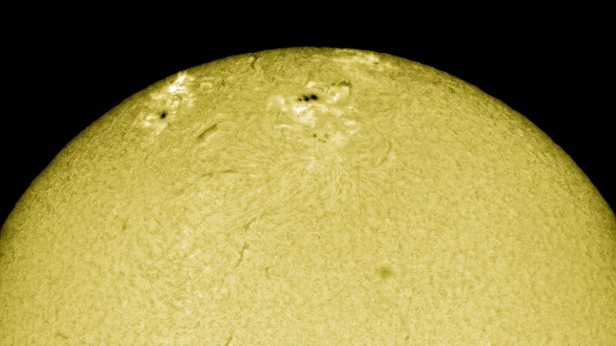 LCoronelP's tweet photo. El sol esta semana esta teniendo una actividad brutal, y pensar que está ya bajando del máximo de actividad! https://t.co/EagR7vcwP5