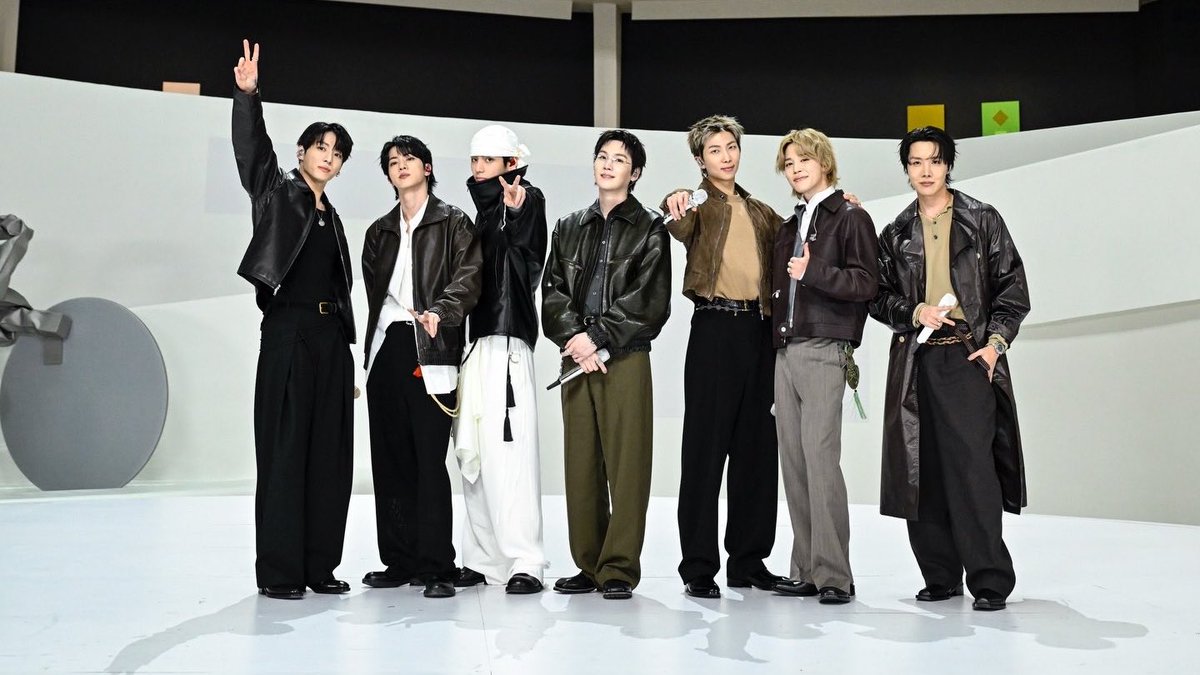 btschartsxdaily's tweet photo. 🌎 Spotify Global Charts (July 3)

#1 (+1) — 4,603,780 (+317,574)
#2 (+1) — 4,432,988 (+252,457)
#3 (+1) — 4,294,542 (+162,323)
#4 (-3) — 4,277,182 (-34,064)
#5 (+1) #BTS_SWIM — 3,907,174 (-76,034)

🚨GAP TO #1: 696k streams https://t.co/ibupQc4SZx
