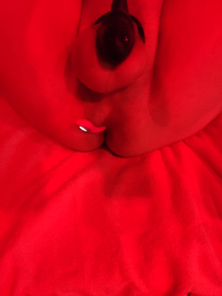 chemaxx82's tweet photo. Sumiso busca ama para iniciarse. Zona Valencia #femdom #sumiso https://t.co/3HEoe7yMzQ