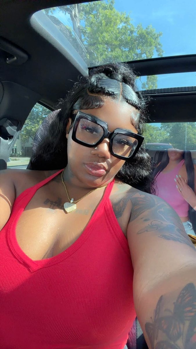 queovqc's tweet photo. Hope y’all have a great weekend I’m need to have some fun ❤️😪 https://t.co/J1KEPZfOn6