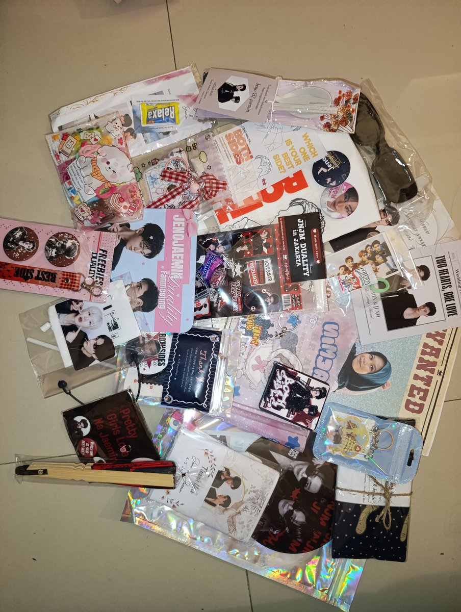 jjenouvv's tweet photo. tengkyu freebies nya kakak kakak yang baik hati @RismaNesa @naamerisa @khaiicheen @NjJhKdLjLh @Miyomi_mi @yoallow @cynalaaa @do0jaemz @2324things_ @bubblyblushh @jenayang @wonsungsun dan kakak kakak yang tidak di tag😚😚 https://t.co/aacHee4yfS