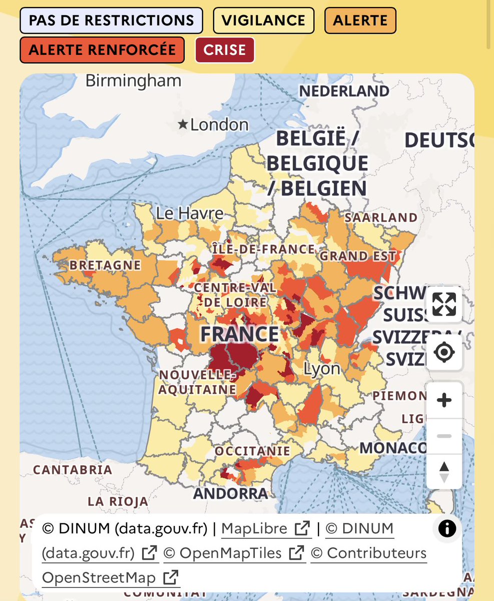 FaDubois's tweet photo. @lachainemeteo Bonjour, 

Je ne comprends pas votre carte. Elle ne correspond pas à la carte officielle VigiEau du gouvernement. Des départements sont en crise sur votre carte alors qu’ils sont classés en « pas de restriction » ou «  Vigilance » sur VigiEau. 

Pourquoi cette différence ?
Merci https://t.co/QFEuuY67TR
