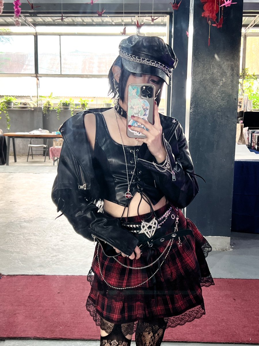 klairesama's tweet photo. nana osaki 🎸⛓️🥀

#nana #nanaosaki #cosplay #cosplayer #blast https://t.co/QgL9Jnkn5r