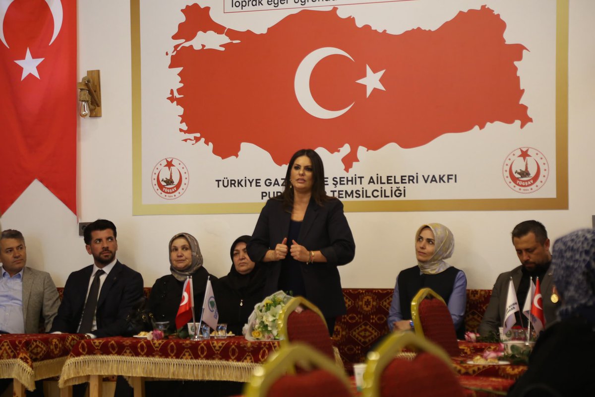 AKPURSAKLAR's tweet photo. SKM Programımız kapsamında, İlçe Başkanımız Sn. İbrahim Kopan, Milletvekilimiz Sn. Jülide Sarıeroğlu, Belediye Başkan Vekilimiz Sn. Ahmet Öztürk, İlçe Koordinatörümüz Sn. Şule Küçük Ateş, Kadın Kolları Başkanımız Sn. Perihan Öztürk, yürütme ve yönetim kurulu üyelerimizle birlikte TÜGSAV'ı ziyarette bulunduk.
@abuyukgumus @hakanhanozcan @ibrahim_kopan @kurtcancelebi @jsarieroglu @AkpartiAnkara