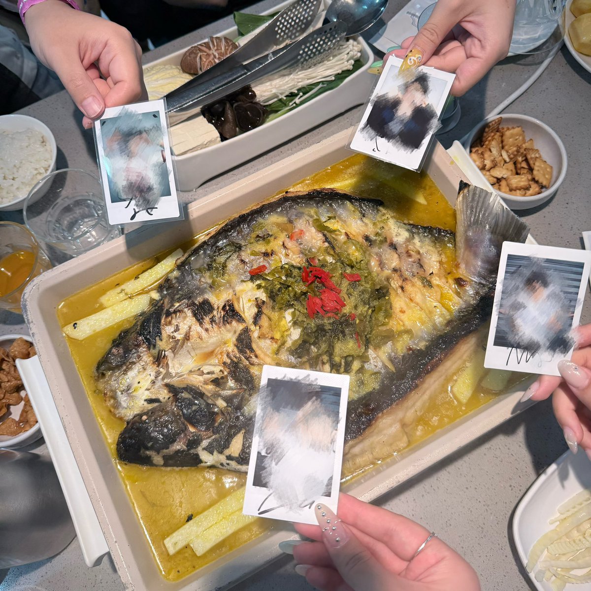 xuigllx's tweet photo. #뽀뽀해주면 https://t.co/E7GlfIXney