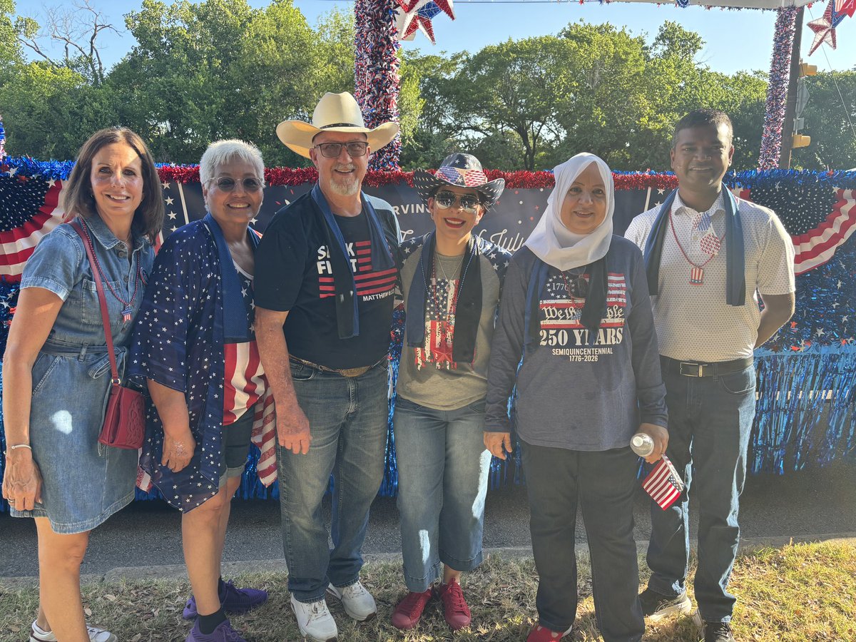 IrvingISD's tweet photo. 🇺🇸 Happy 4th of July! ❤️🤍💙 Irving ISD Board and Cabinet members had a wonderful time participating in the @thecityofirving’s 4th of July Parade this morning! 🎉 

Thank you to everyone who came out to celebrate with us. Wishing you all a safe and happy Independence Day! 🎆🇺🇸 https://t.co/1nsSXI9HAP