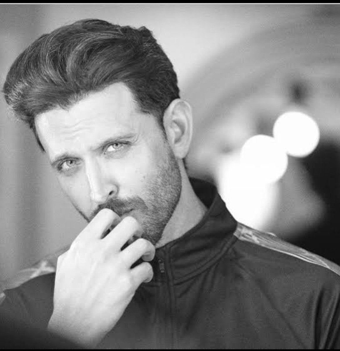Daredevil_Back's tweet photo. Rumors circulating regarding a project involving #HombaleFilms, #HrithikRoshan, and #Parasuram are FALSE🚨 https://t.co/iFuWjBmsJo