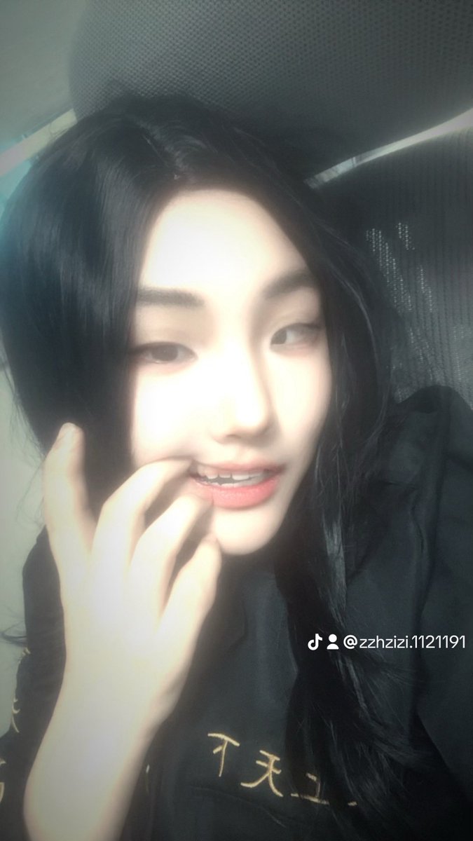 yuh_A24's tweet photo. 도리벤 트친 사귀고 싶어서 잠깐 가출해요!! 
#코스어_𝕏트친소 본진은 도리벤,발로란트,문스독 등 여러가지 팝니다!! 하트나 알티해주시면 
무멘팔로 찾아갈게요!!🥹🥹 트친들 알티나 하트 부탁해!! https://t.co/RynPtSSiu2