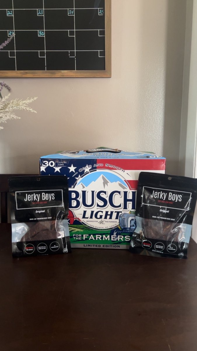 Cousley_24's tweet photo. Got the essentials for Chicagoland tomorrow! 🍻@DaleJr @Jerkyboys_jerky https://t.co/Ypk4oLpkU9