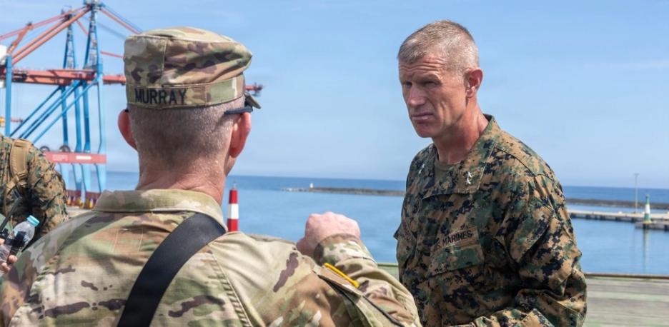 latablablog's tweet photo. #ForTheRecord 🚨 | El Gral. Francis Donovan, comandante del Comando Sur, reveló a Reuters que hay +900 Marines dentro de Venezuela y otros 800 listos en Curazao y Puerto Rico para venir a La Guaira.
Además, 4-5 drones MQ-9 Reaper sobrevuelan el país.
🧵 Sigue el hilo 👇 https://t.co/6NzHu6NwJz