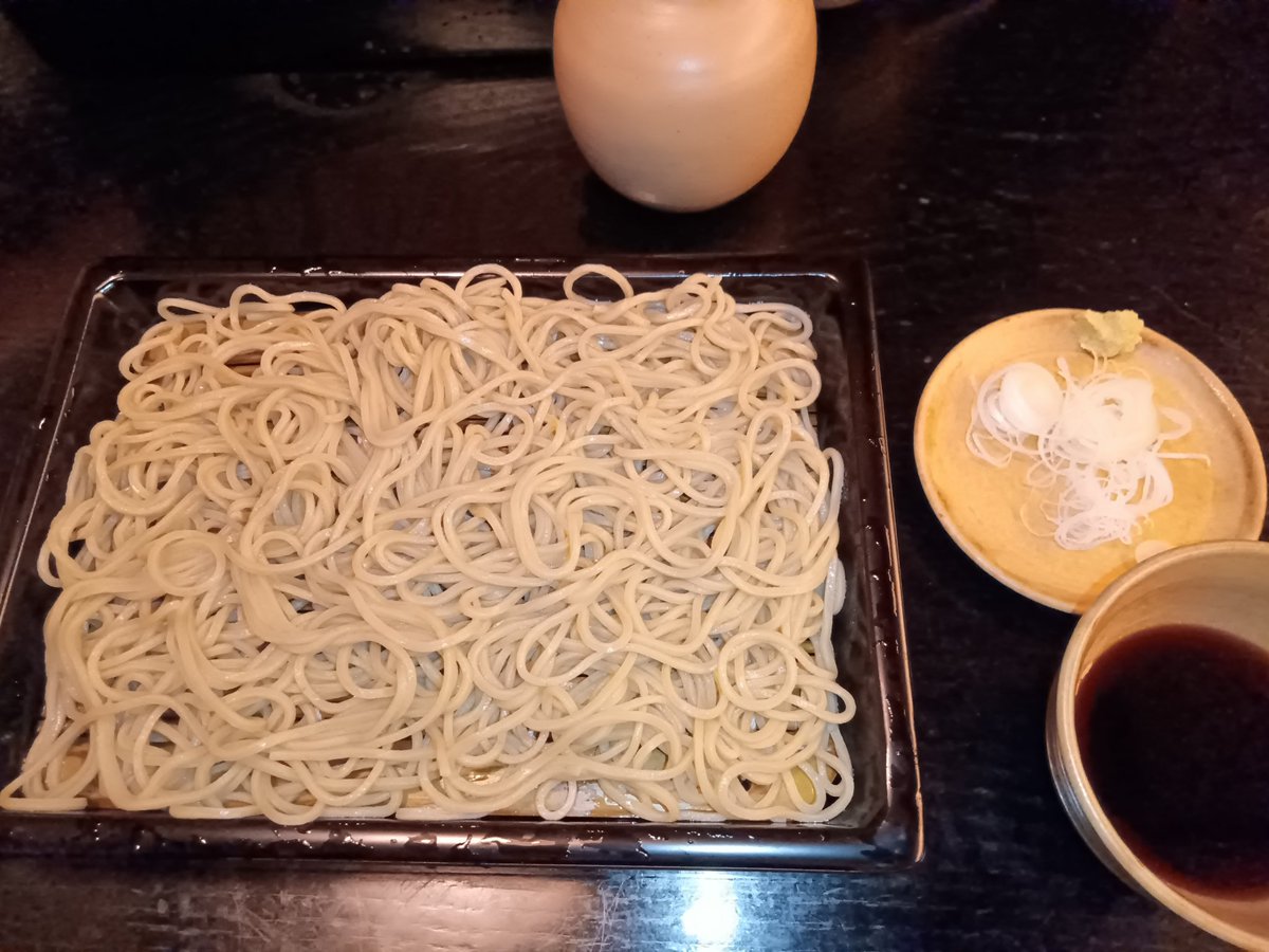 naoyoshi_zero's tweet photo. 更にその後に寄った神田やぶそば。ここは初めて行ったけど量が少ない割には高い。でも高級感溢れる店構えに見合った美味さでした https://t.co/Qpd2dSknUJ