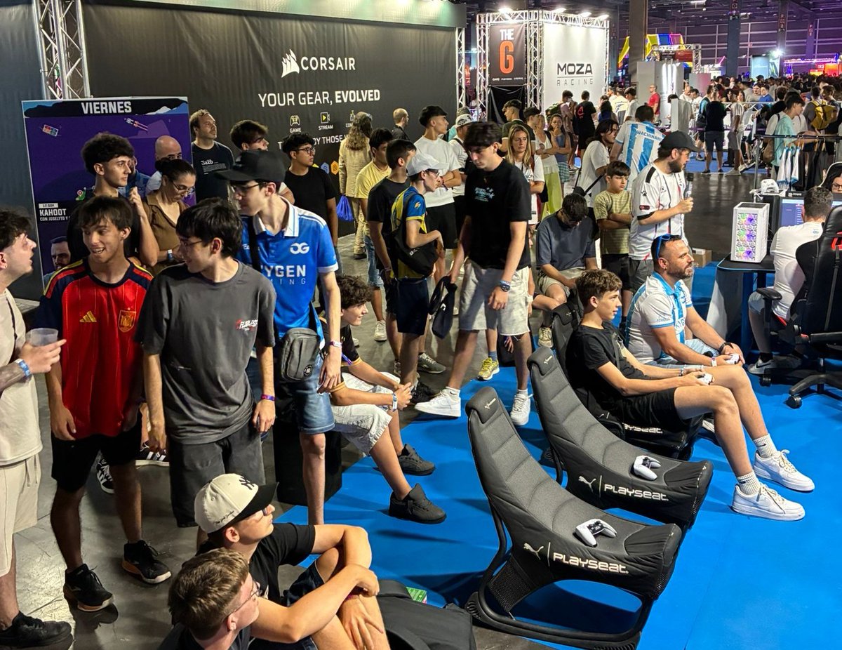 GamingOxygen's tweet photo. Arranco el torneo de EAFC 26 con el @EsportsLUD ♥️💙

#HungryForSuccess https://t.co/fAh0siRZdc