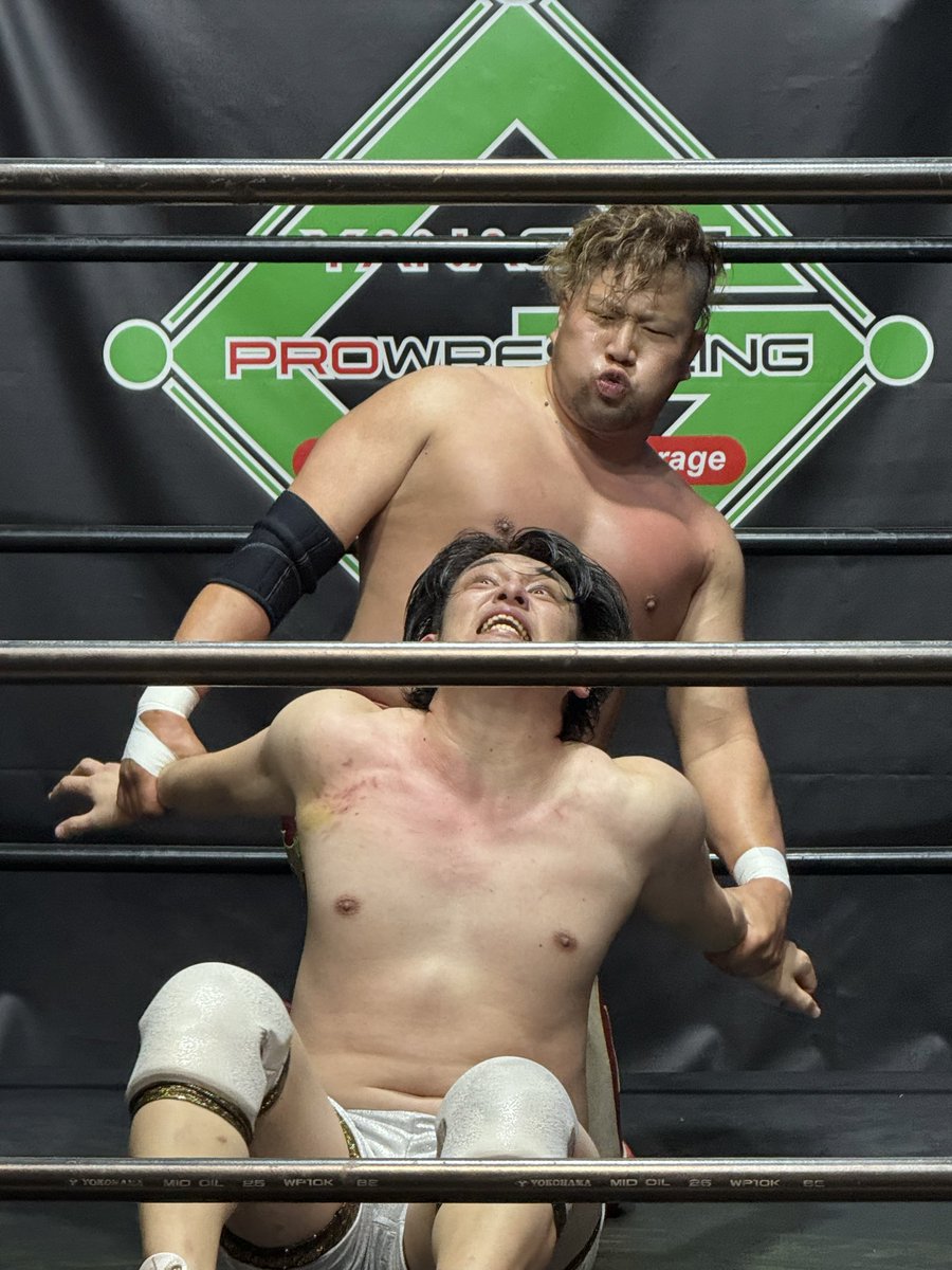 meccha_maky's tweet photo. 柳ケ瀬プロレスに、足元の悪い中、ご来場いただき😊ありがとうございました。柳ケ瀬KINGに立ち向かった、藤村匠！熱い思いは充分に伝わったよ👍
コスケンプロレス対決は、ラウザvsマリ卍。マリ頑張ったけど、ラウザ勝利🏅
メインは、ジャックケネディvs橋之助、、、ゴキブリになった橋之助は悪い💦💦金◯攻撃で、勝利。害虫駆除を誰か頼んだぞ！
#柳ケ瀬プロレス
#ご来場ありがとうございました
#橋之助悪い
#害虫駆除