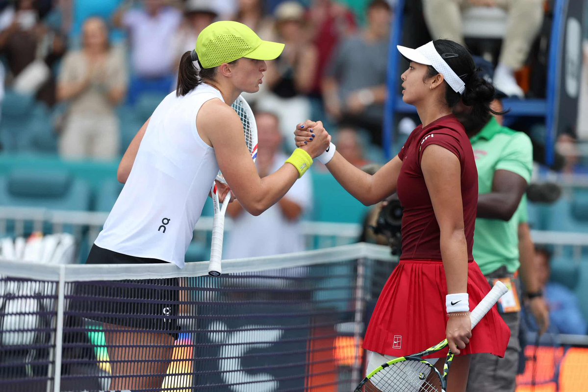 cristiancofino_'s tweet photo. This is the true essence of character development ✨

Renata Zarazúa ✅ Maya Joint ✅ Iga Świątek ✅

From painful defeats to remarkable victories, Alex Eala has transformed heartbreak into history, making Wimbledon her stage for redemption and growth 🇵🇭

#Wimbledon https://t.co/xzpUv3Sa5N