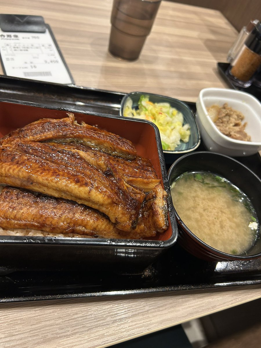 ronaMesa's tweet photo. うなぎたべた https://t.co/beKpZDhOOO