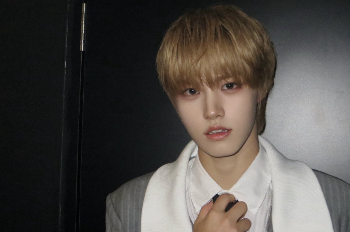 AHOF_official's tweet photo. 오늘 너무 행복했어요! 
언어에 대한 자신감이 부족해서 포하랑 소극적으로 소통한 게 후회되는 것 같아요…
다음에 말레이시아에 올 때는 더욱 성장한 모습으로 올게요 많이 기대해 주세요! 
오늘 너무 행복했고, 오늘도 포하를 너무너무 사랑해요🫶

#AHOF #아홉
#JUWON #박주원 https://t.co/dVCCvhSyjB
