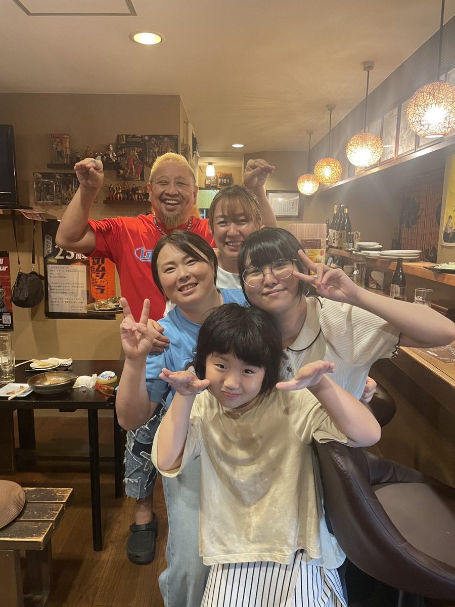 005Qwp's tweet photo. #プロレス居酒屋がむしゃら さんにてイベントありがとうございました！
楽しかったー！🙌💓
3枚目は0-50代の酉年世代集合
※掲載許可いただいております
 #九州女子プロレス  #QWP  #ランズエンド https://t.co/26b2HMcpt2