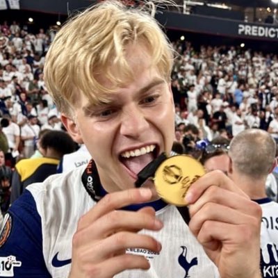decodevs's tweet photo. #NovaFotoDePerfil voltamos https://t.co/awVNn15KXb