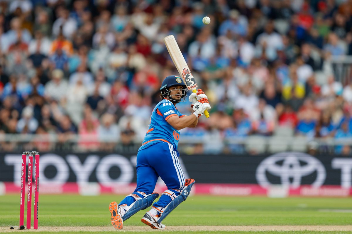 BCCI's tweet photo. A crucial knock in the middle 🙌

Ishan Kishan walks back after an important 4️⃣9️⃣(40) 👏

Updates ▶️ https://t.co/WYfL8tAm58 

#TeamIndia | #ENGvIND https://t.co/wrvD27YpJA