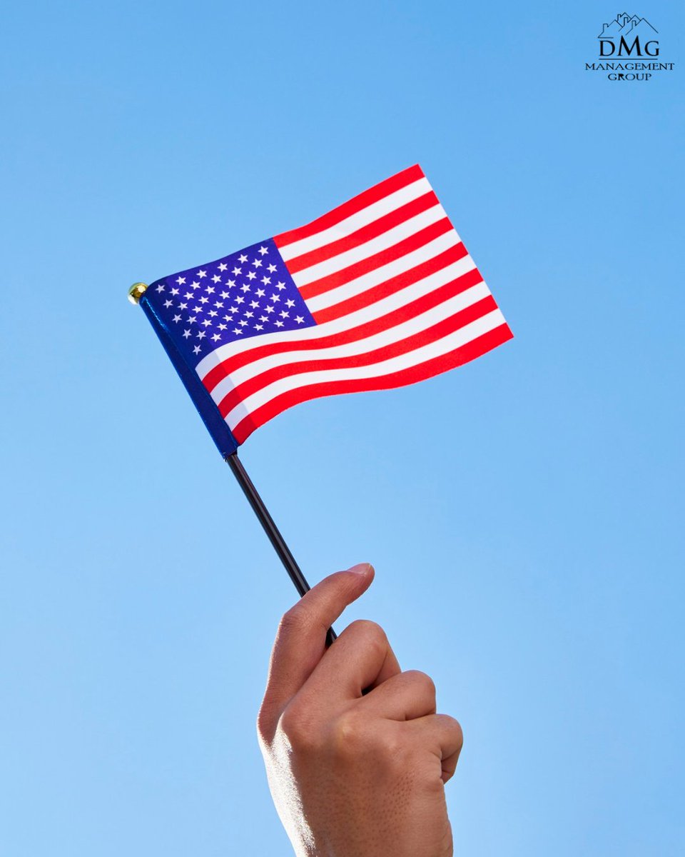ChampClubApts's tweet photo. Spark up the holiday spirit close to home 🇺🇸✨ #fourthofjuly #livehere #apartmentcommunity https://t.co/skneik96OB