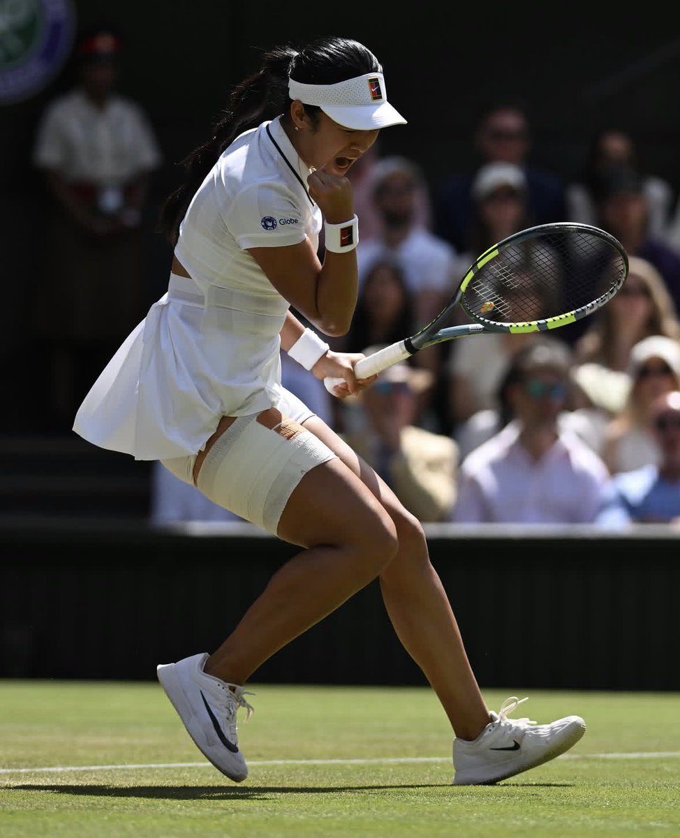 _anTWAnette13's tweet photo. Kapag lumago, hindi na hihinto 🥹🌱

Salamat sa patuloy na pagtaas ng bandera, Alex Eala 🇵🇭🙌🏻 #Wimbledon https://t.co/a4XG9koBoz