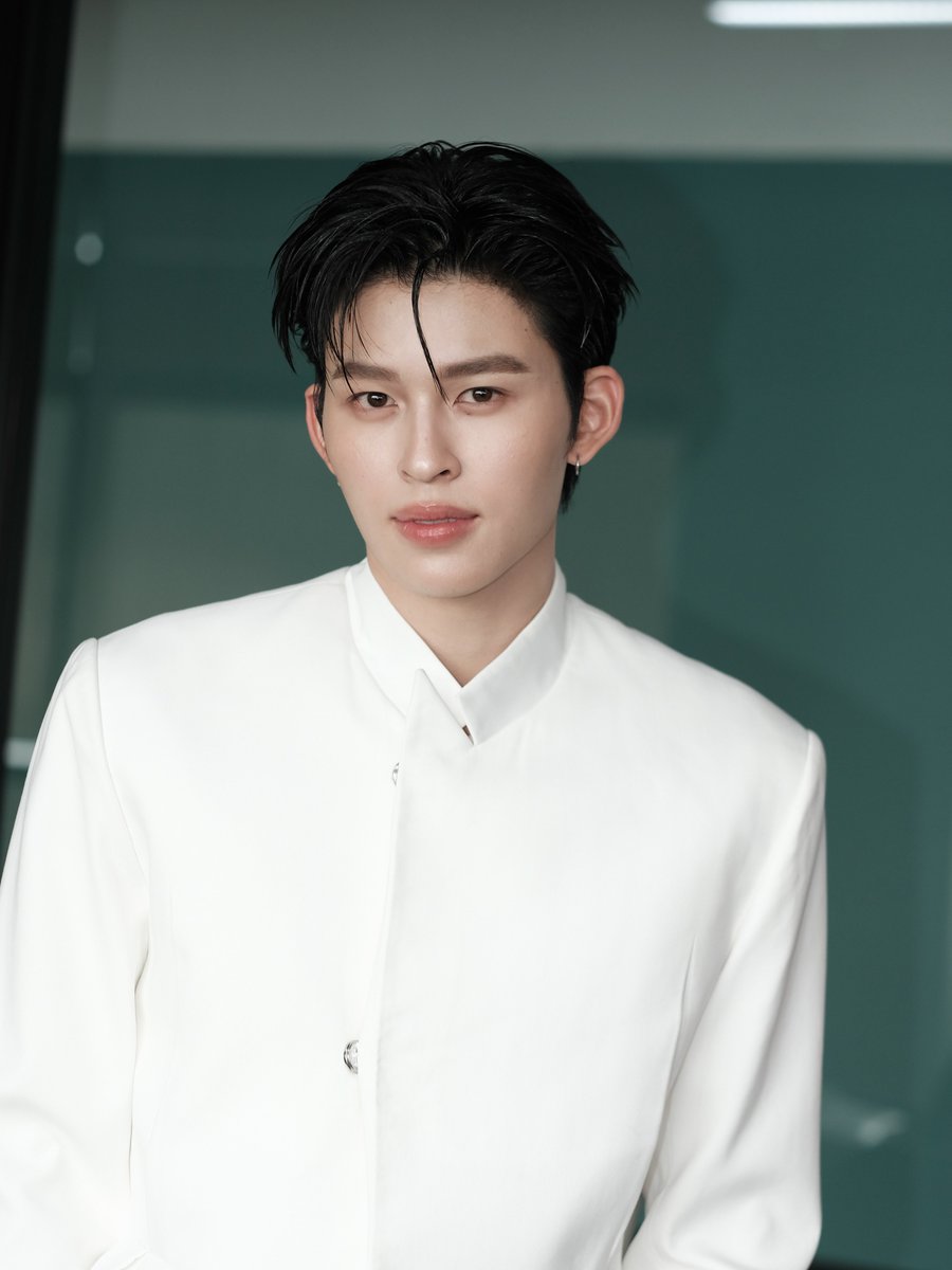 _ppspace's tweet photo. aummakeup
 @ppnaravit 🤴🏼🤵🏻

POND AT THE MALL LIFESTORE NGAMWONGWAN 
#TheMallNgamwongwanxPond https://t.co/nyhFaLMs0S