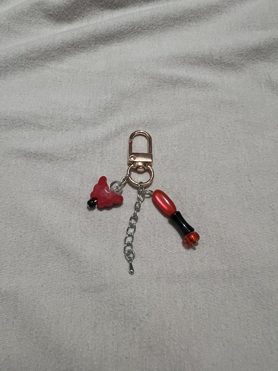iKONsbtchytrash's tweet photo. Hello iKONICSS see you all tomorrow all mini keychain freebies are all done and pack!!😌 meron din additional designs and additonal freebies hope you all like it 😘
#iKON_FOUREVER_TOUR 
#iKONinManila https://t.co/P5V5JUaSmR