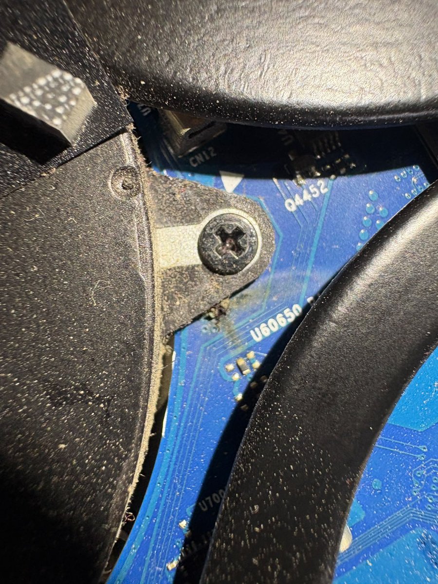Shubham22619445's tweet photo. @ASUS @ASUSIndia I'm IIIT CSE student today my laptop suddenly stopped working in panic i opened reddit n yt for help .
Saw burnt motherboard burn so I opened back for visual inspection only .
I also have same issue.
Contact:7249219085
Email: shootershubhamnalawade3@gmail.com https://t.co/XeIg6DydL3