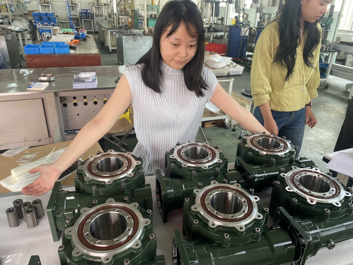 WillaWang9u6's tweet photo. Worm gear reducer production
Built for heavy-duty applications.
OEM/ODM available.
#IndustrialEfficiency #ODM #IndustrialGearbox
whatsapp:+86 185 1622 9395
gmail:chenyuetech05@gmail.
https://t.co/ZEZxZz6ZjU
https://t.co/j0xDGz7UG1 https://t.co/vRbKNzeamp