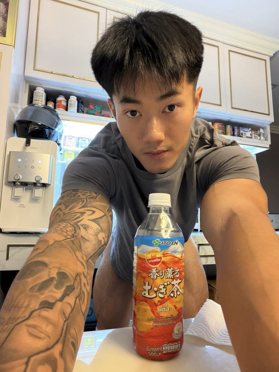 WingHongTang's tweet photo. @lukasbabyy so hot bro 🥵 https://t.co/EbnZItGkwa