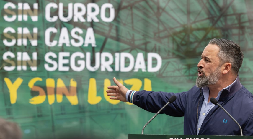 RaulGallart80's tweet photo. 🔴 URGENTE | VOX logra reducir un 50% las subvenciones a sindicatos y patronal en Andalucía. 

🇪🇸 La formación liderada por Santiago Abascal considera que la prioridad de los recursos públicos son para las necesidades reales de los andaluces. 

📲 ¿Estás de acuerdo? COMPARTE https://t.co/G0xfMng2VD