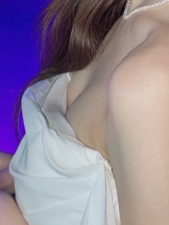 JROBOA's tweet photo. ミイヒ💕谷間えろすぎ💕 https://t.co/XspCNSGRhy