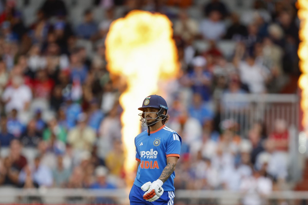 BCCI's tweet photo. A crucial knock in the middle 🙌

Ishan Kishan walks back after an important 4️⃣9️⃣(40) 👏

Updates ▶️ https://t.co/WYfL8tAm58 

#TeamIndia | #ENGvIND https://t.co/wrvD27YpJA