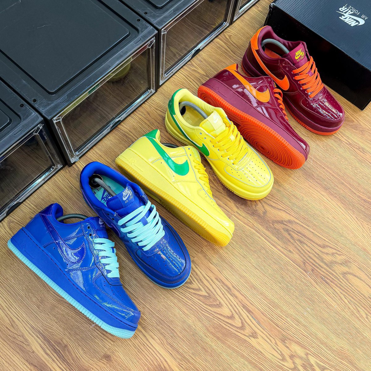 _E_vonn's tweet photo. NIKE AIR FORCE 1 LOW PATENT PACK👑 

60,000 naira (40-45)
✨FREE DELIVERY NATIONWIDE✨

pleaseeeee RETWEET🥹🙏🏾🙏🏾 https://t.co/PVSh4q3A7k