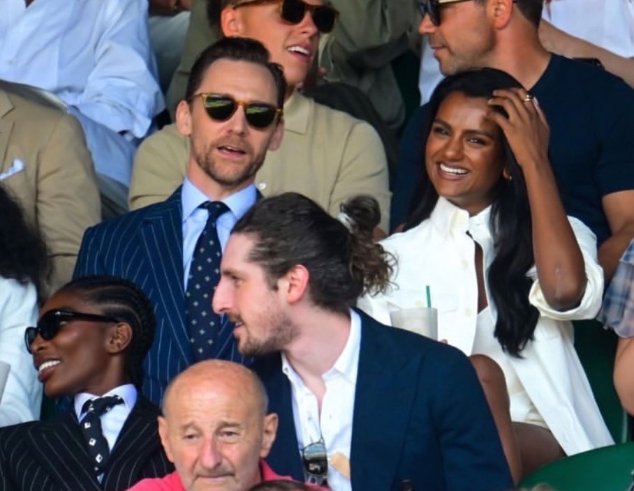 bestoftwh's tweet photo. 📷| Tom Hiddleston and Simone Ashley in the audience at Wimbledon. https://t.co/iGhvOpQwbi