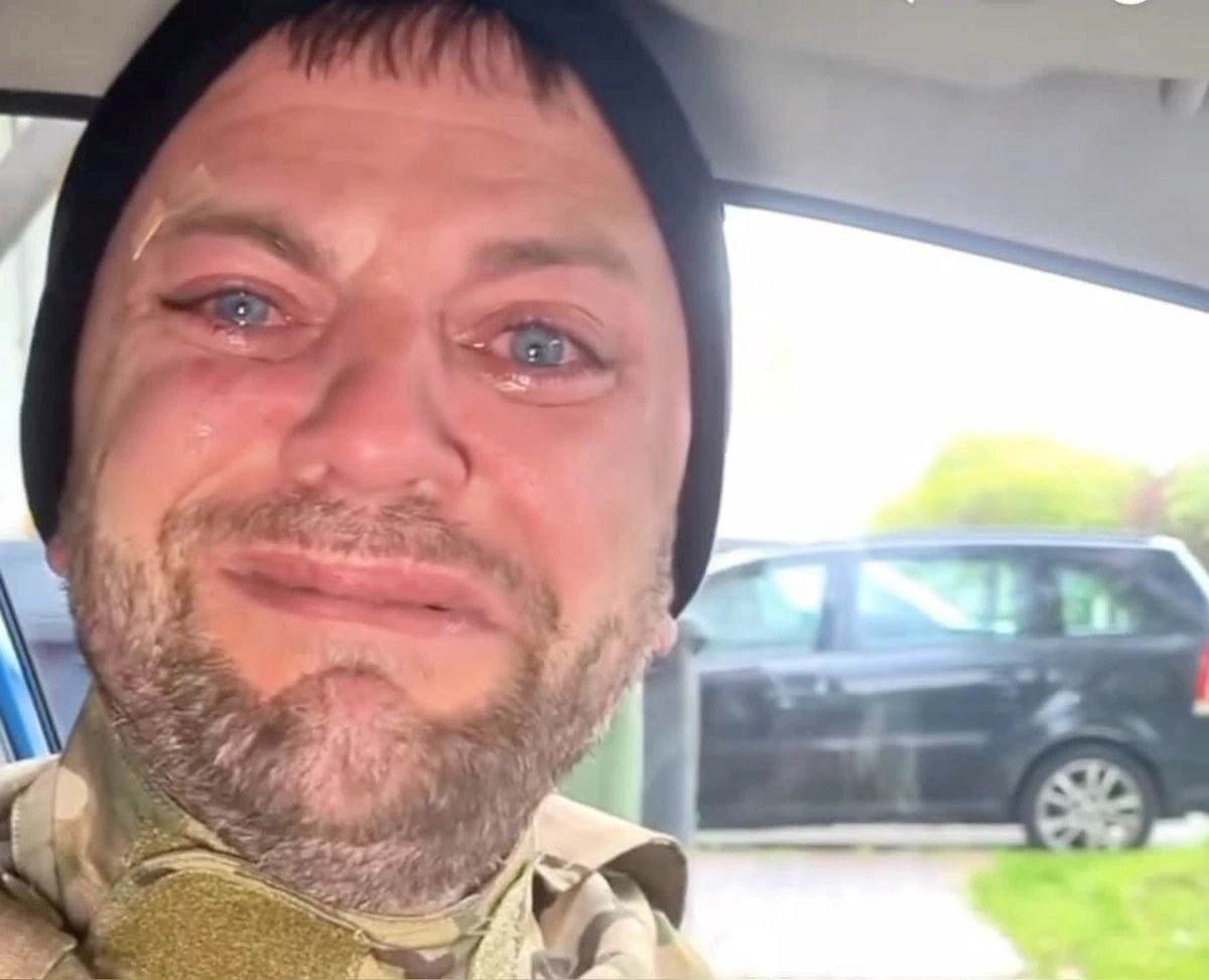 grimmbeeee's tweet photo. pls release me from bmi 19 jail i cant do this anymore https://t.co/qkd0eWaYnL
