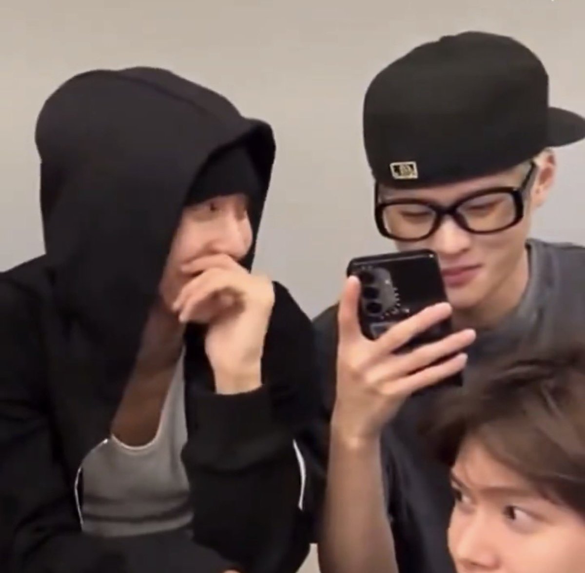 chuchyjong's tweet photo. คุ้มแรงที่ไปวิ่งแลกแว่นเลยดิเฮีย https://t.co/F6875SlB3U