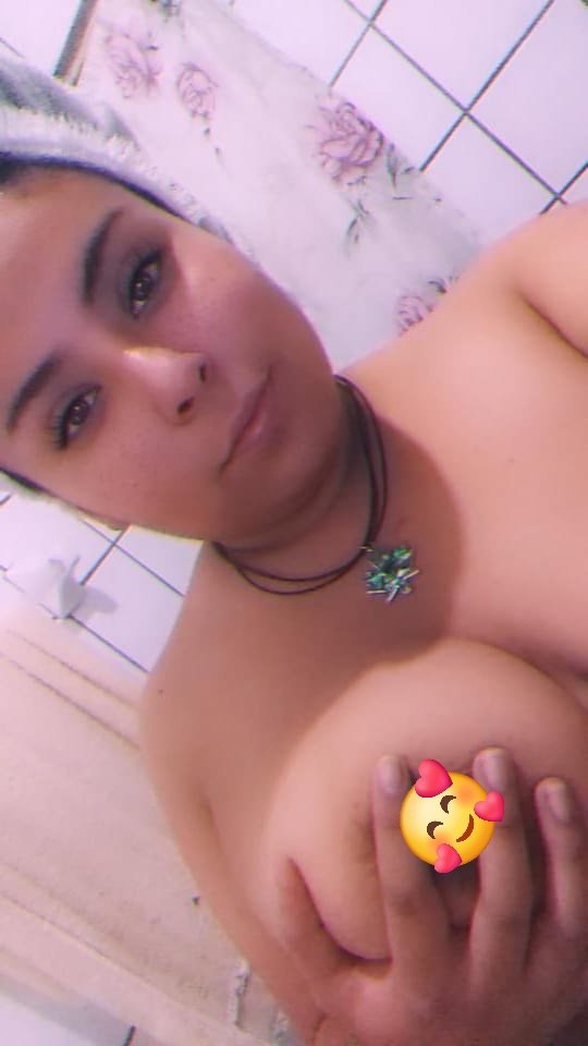IsiAC2008's tweet photo. Bañito y a comenzar el día! Recuerden que en mi telegram💲 pueden ver muchoo mas 🥰❤️ https://t.co/KpMrJ2LScC
