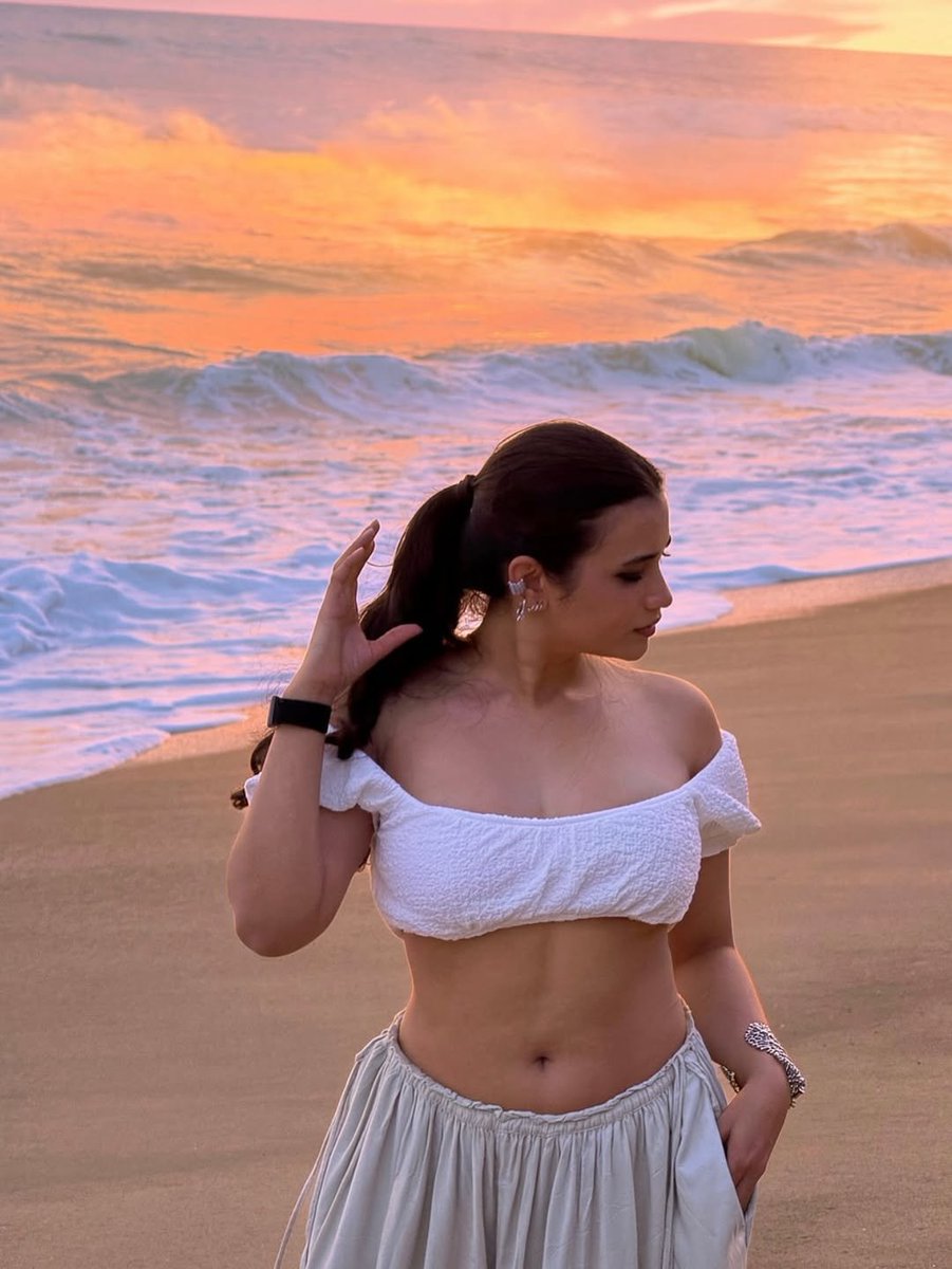 ckxgo's tweet photo. Neersam vacchesthundey. Kastha gap ivvu 🤤 https://t.co/NWLJwGJn6B
