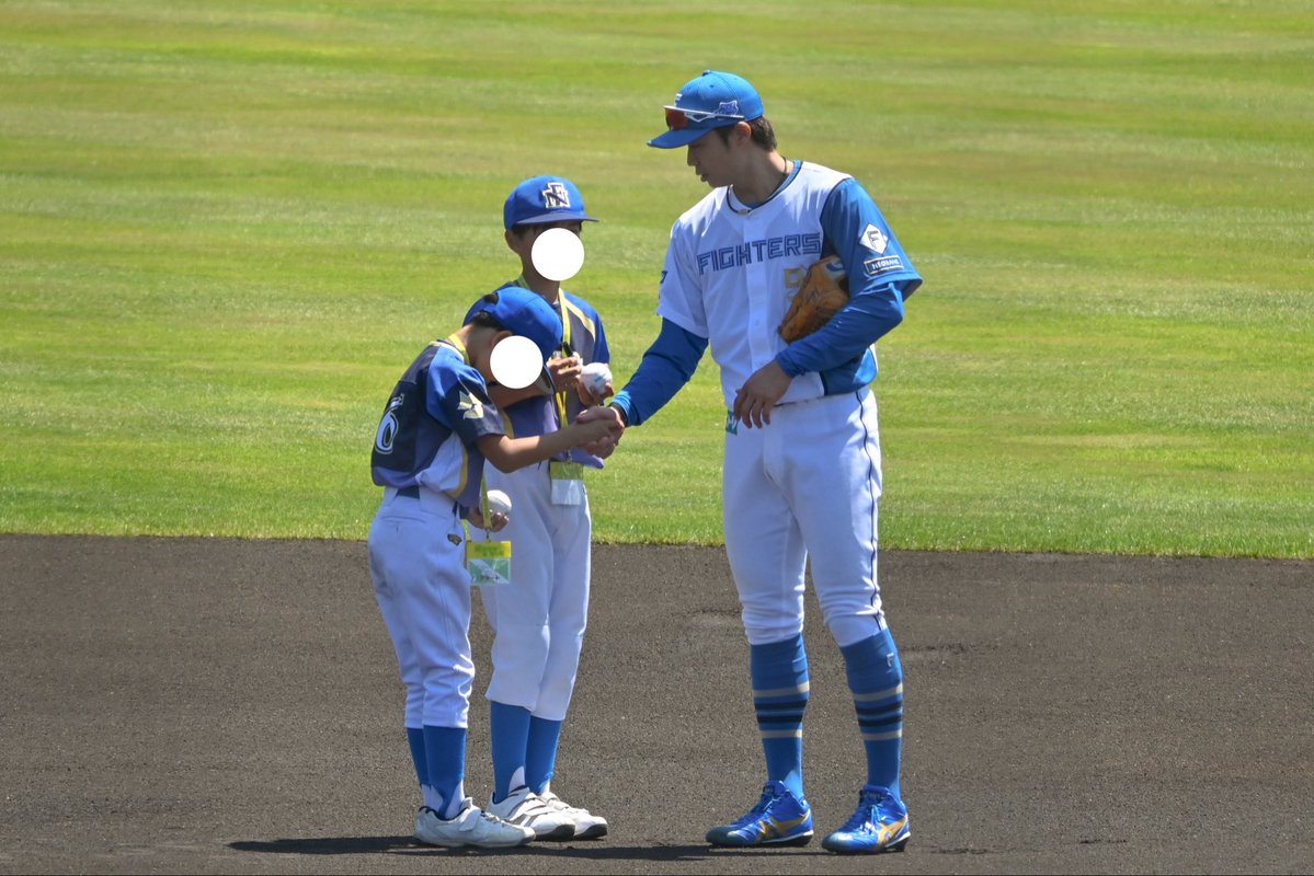 Takucha_LOVERS9's tweet photo. #中島卓也
手を差し伸べてくれる推しが好きだし
礼儀正しく感謝を伝えられる少年達も素敵 https://t.co/TXmkZmGXec