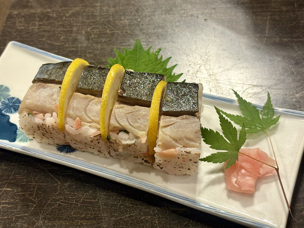 arumin830's tweet photo. 明鏡セミナーの後、高知市の🏮【帯や勘介】9名で🍻
長太郎貝や魚や揚げ物、、、美味しかった😋
ここでも色々な話を聞けて、充実した1日になりました✨

#明鏡
#明鏡セミナー高知 https://t.co/JqejHU73uL