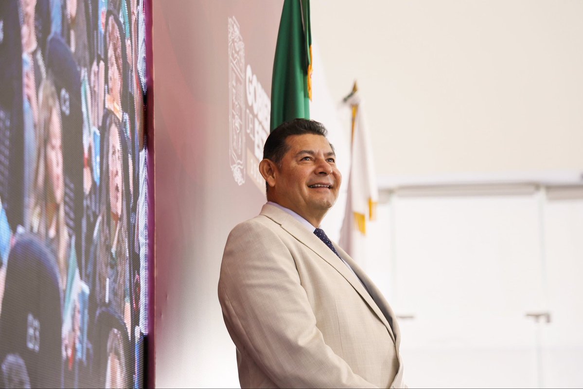 armentapuebla_'s tweet photo. Cuando se trabaja #PorAmorAPuebla, los resultados llegan, y las sonrisas también 😄. 

¡Excelente sábado! 🫶🏻 https://t.co/wKyt4HJLZJ