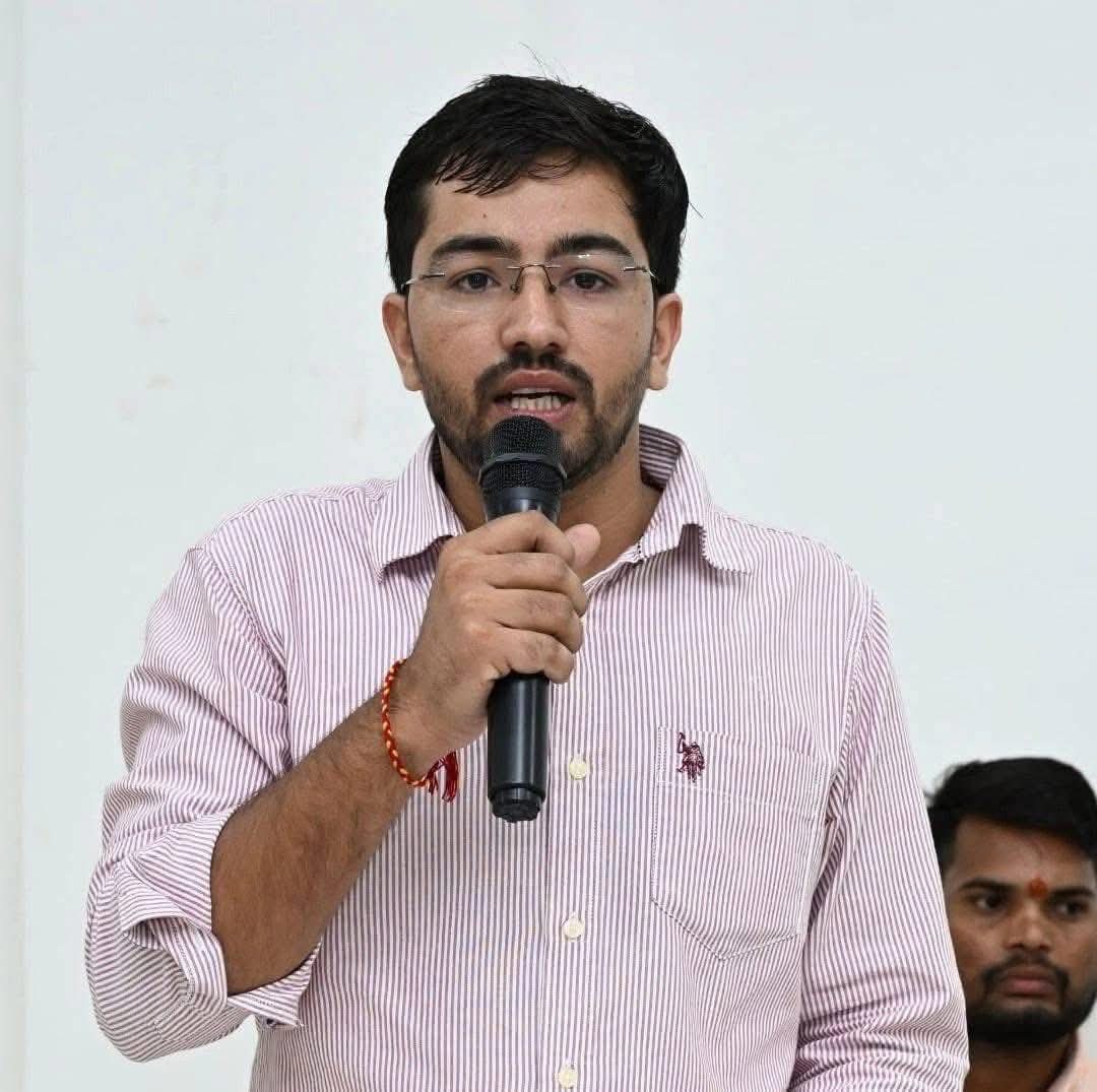 AdvSubhashYadav's tweet photo. राजस्थान विश्वविद्यालय के पूर्व शोध छात्रसंघ अध्यक्ष  भाई रामस्वरूप ओला जी को जन्म दिवस की हार्दिक बधाई एवं शुभकामनाएं |
@ola_ramswroop https://t.co/beDkSyDHHf