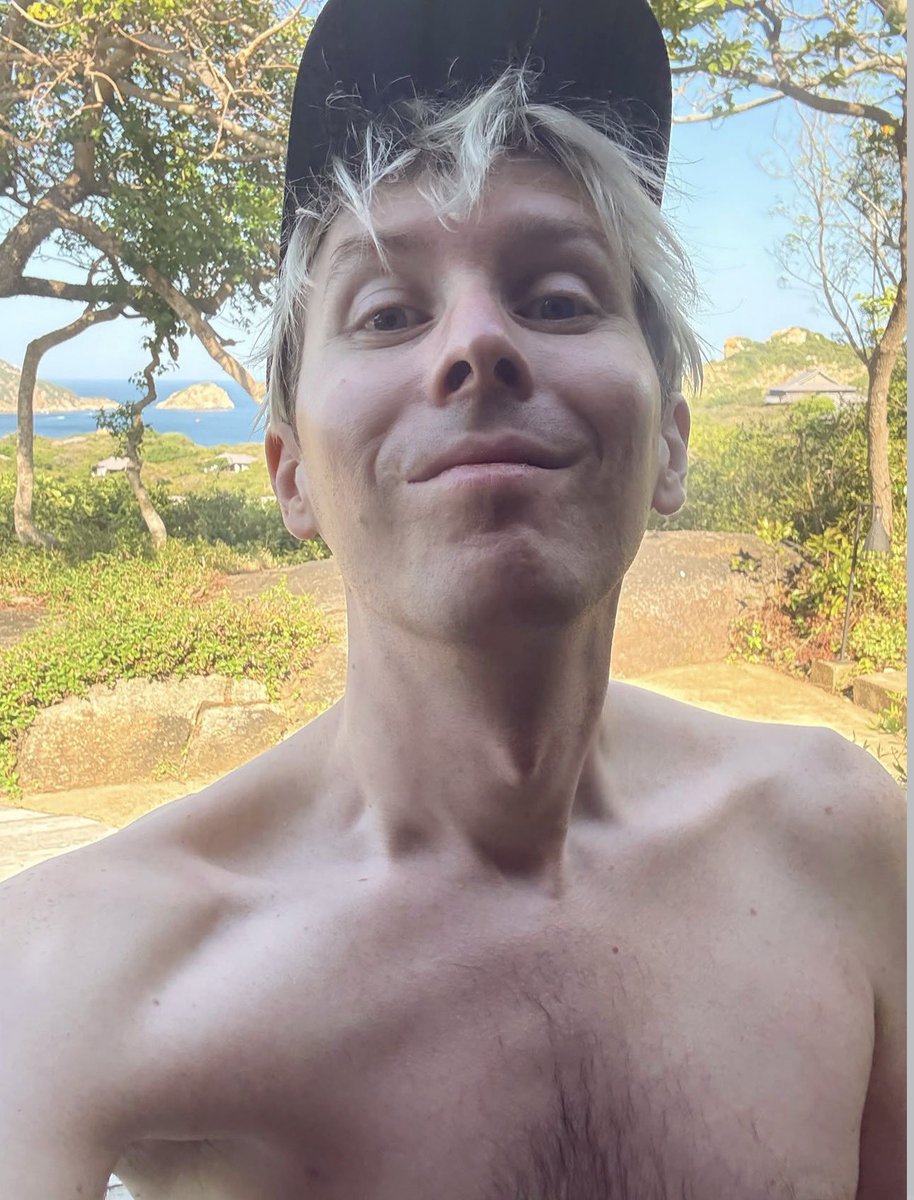 phancrave's tweet photo. Phil Lester is younger and more beautiful https://t.co/HMFBvhOx8A