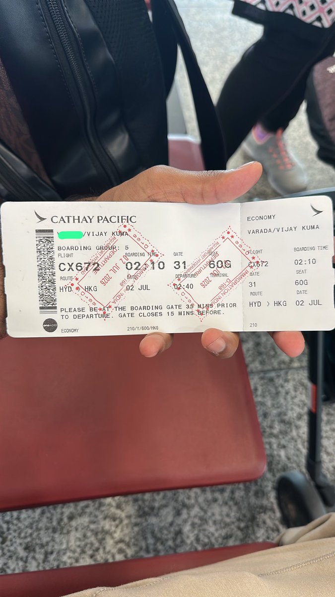 raajisays's tweet photo. @naralokesh Sir, we are in an emergency situation. My family were supposed to travel from Hyd to Chicago via Hong Kong with Cathay Pacific airlines on July 2nd, but we lost our passports on the airplane. We are stranded in Hong Kong Airport for the last 52 hrs. We have little kids aged 5 yrs and 3 yrs with us and we are really in a difficult situation. Requesting your team’s urgent intervention or guidance to help us reach the right authorities to help us get replacement passports issued. Please help 🙏🏼
