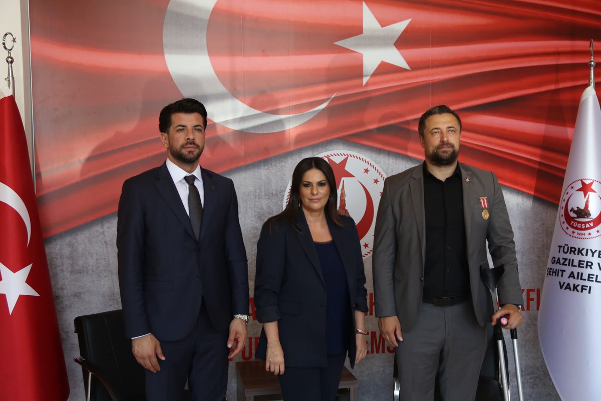 Tugsavpursaklar's tweet photo. Temsilciliğimizde misafir ettiğimiz İlçe Başkanımız Sn İbrahim Kopan, Milletvekilimiz Sn Jülide Sarıeroğlu, Belediye Başkan Vekilimiz Sn Ahmet Öztürk, Koordinatörümüzü Şehit Ailelerimiz ve Gazilerimiz ile ağırladık 
@jsarieroglu 
@ibrahim_kopan 
@Ertugrulcetin06 
@GazilerVakfi https://t.co/TQqpBt2Wz2