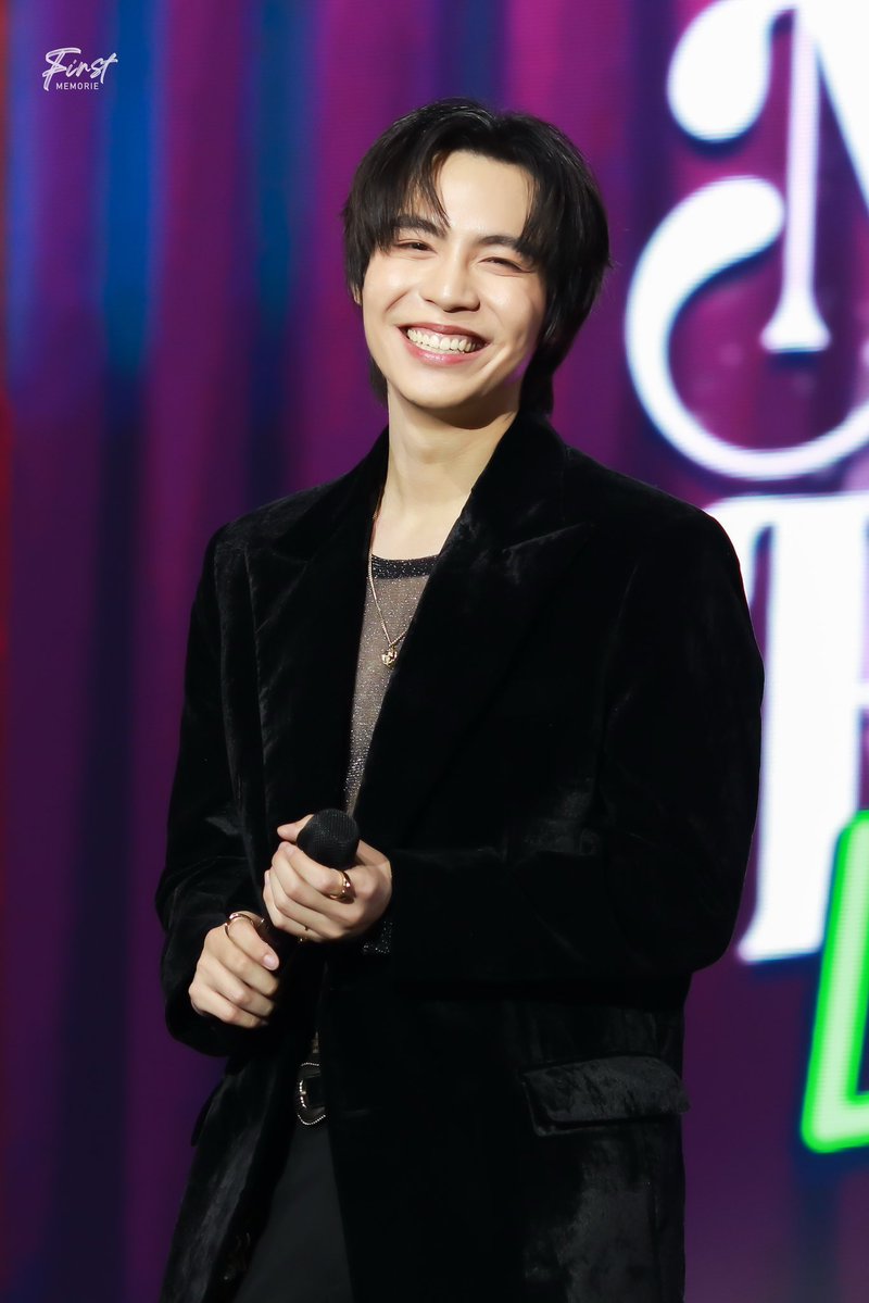 paupakk's tweet photo. Love you so much, you'll always have support. You deserve the world

#firstkanaphan #กองทัพของเฟิร์ส https://t.co/7f98bZDtJL