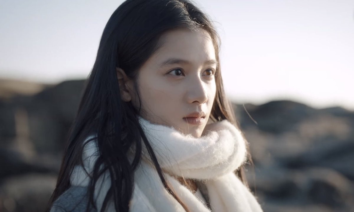 hersonders's tweet photo. zhang jingyi as qiao qingyu in reborn 焕羽 (2025), a girl who keeps her distance from the world but quietly longs to be understood https://t.co/obQF9557Ms